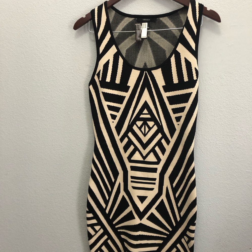 Forever 21 thick stretch dress with pattern.